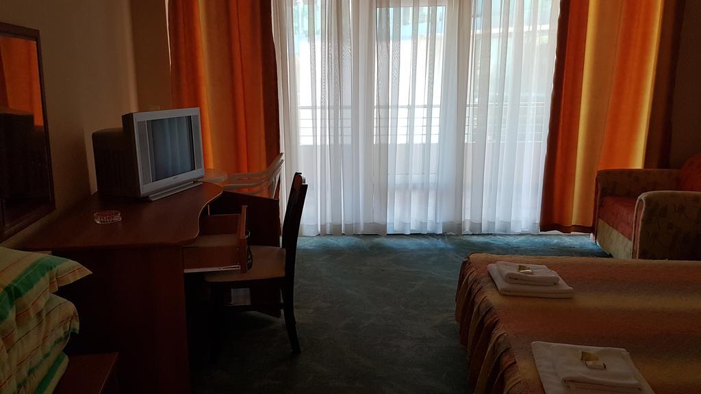 Hotel Venecia Приморско Экстерьер фото